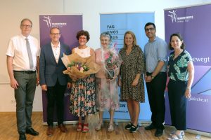 Im Bild (v.l.): PGR-Obmann Heinz Werlberger, Direktor MMag. Dr. Andreas G. Weiß, Dipl.-Päd. Martina Koidl, Gerda Widauer, Stadtreferentin Elisabeth Werlberger, Vizebürgermeister Kaya Kayahan, Regionalbegleiterin Dipl.-Kfr. Sabine Liesner MA. Foto: Katholisches Bildungswerk Salzburg