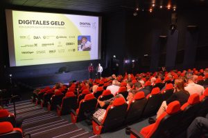 Bildungsabend Digitales Geld am 22.10.2025 im Filmtheater Kitzbühel. Foto: Veronika Spielbichler