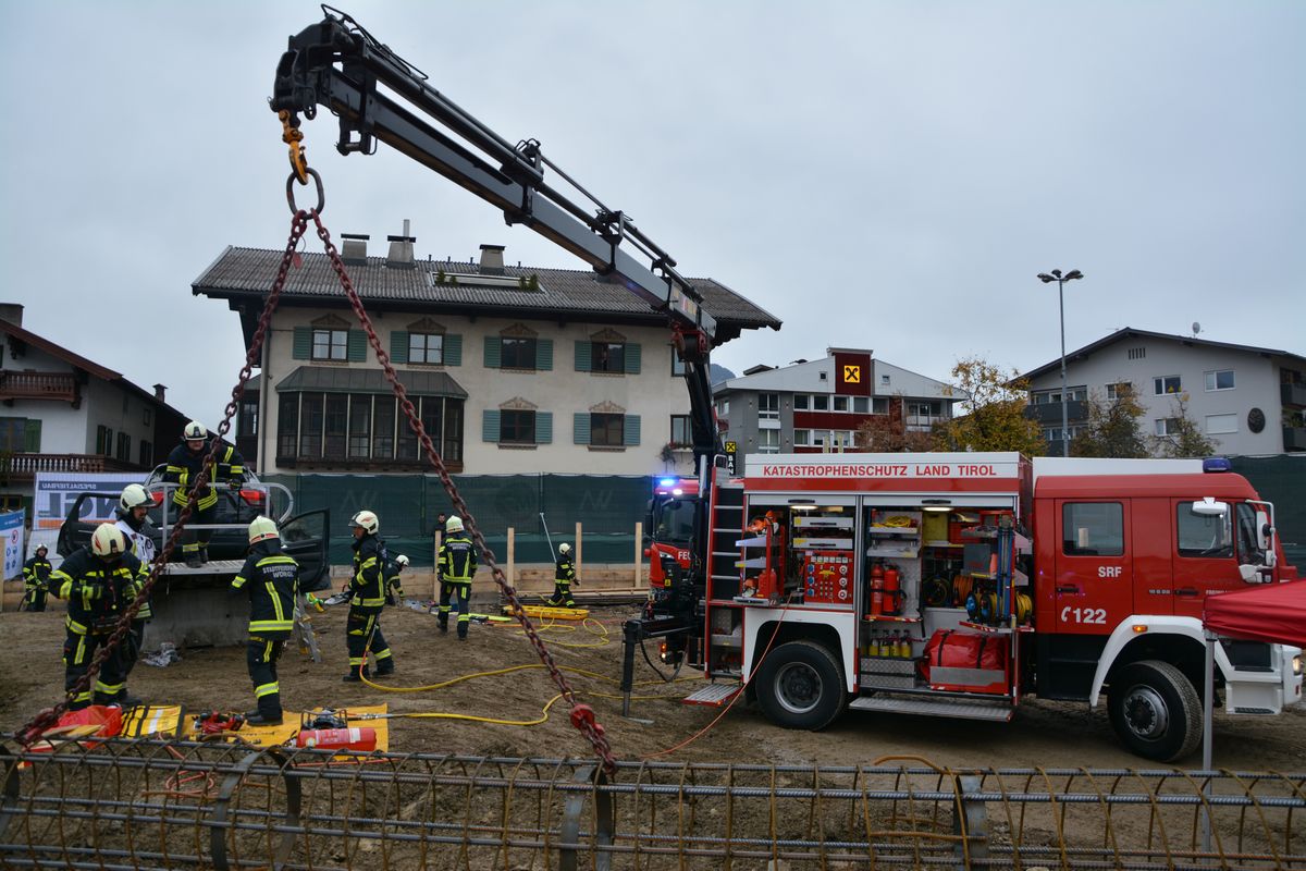 Jahreshauptübung der FF Wörgl am 25.10.2025 auf dem Baustellengelände Wörgl Mitte. Foto: Veronika Spielbichler