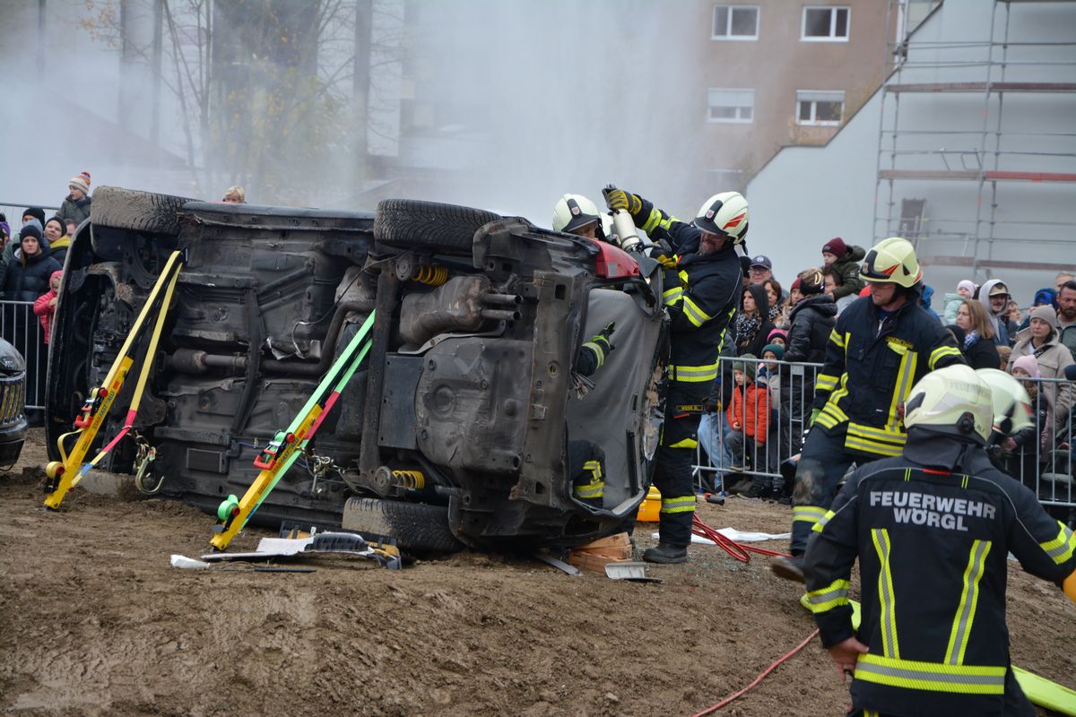 Jahreshauptübung der FF Wörgl am 25.10.2025 auf dem Baustellengelände Wörgl Mitte. Foto: Veronika Spielbichler