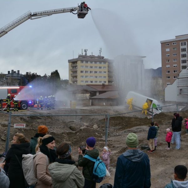 Jahreshauptübung der FF Wörgl am 25.10.2025 auf dem Baustellengelände Wörgl Mitte. Foto: Veronika Spielbichler
