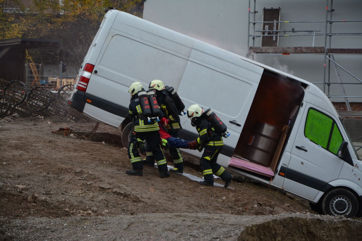 Jahreshauptübung der FF Wörgl am 25.10.2025 auf dem Baustellengelände Wörgl Mitte. Foto: Veronika Spielbichler