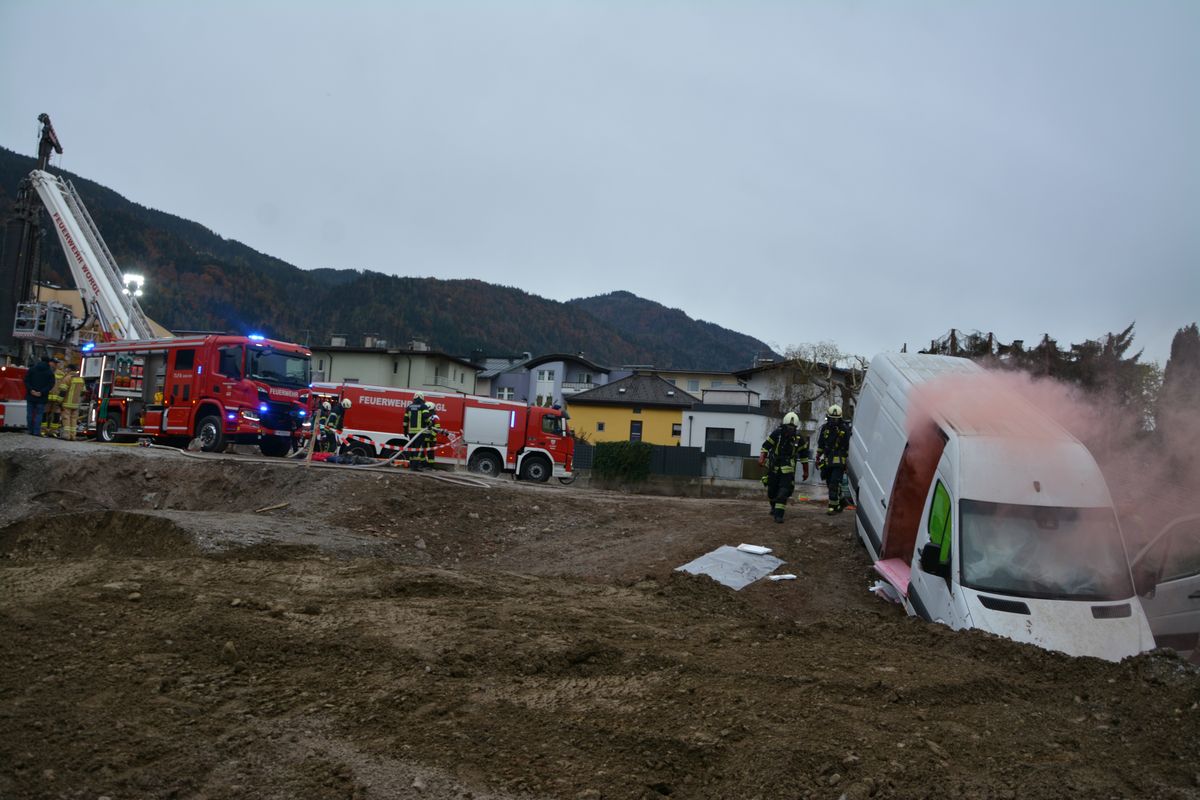 Jahreshauptübung der FF Wörgl am 25.10.2025 auf dem Baustellengelände Wörgl Mitte. Foto: Veronika Spielbichler