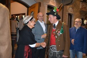 Festakt der Wörgler Traditionsvereine zum 80. Geburtstag von Maria Steiner am 17.10.2025. Foto: Veronika Spielbichler