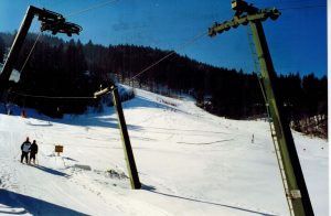 Beim Dorfabend in Bruckhäusl am 15. November 2025 wird u.a. die Doku über Skifahren am Riederberg von Egon Frühwirth gezeigt. Foto: Josef Horndacher