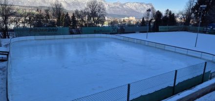 Der Tennisclub Wörgl öffnet ab 28.11.2025 wieder seinen Eislaufplatz bei der Tennisanlage Bad Eisenstein. Foto: TC Wörgl
