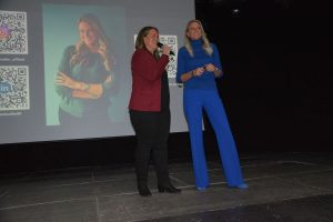 Vortrag von Silke Müller "Unsere Kinder im Haifischbecken der Sozialen Medien" am 13.11.2025 auf Einladung des Montessorihauses Wörgl. Foto: Veronika Spielbichler