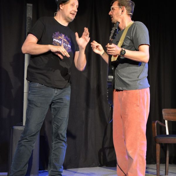 Die "Superväter" - Kabarett von Stefan Peschta und Jürgen Heiss am 22.11.2025 in der Kulturfabrik Kufstein. Foto: Veronika Spielbichler