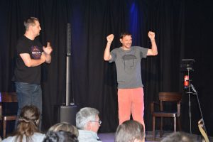 Die "Superväter" - Kabarett von Stefan Peschta und Jürgen Heiss am 22.11.2025 in der Kulturfabrik Kufstein. Foto: Veronika Spielbichler