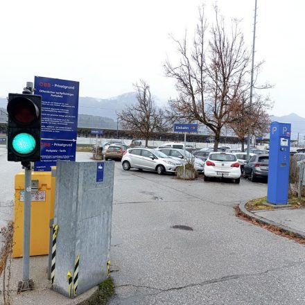 Park & Ride Parkplatz der ÖBB in Wörgl im Dezember 2025. Foto: Veronika Spielbichler