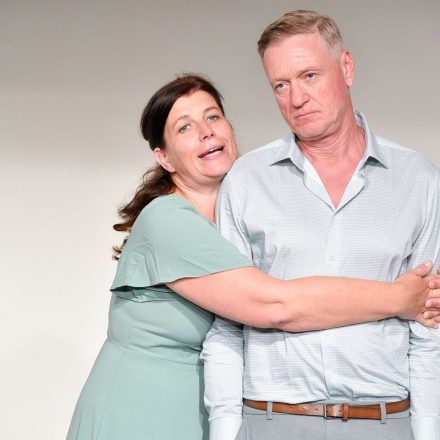 Das Theaterensemble Gastspiel zeigt im Komma Wörgl zwei Mal die Komödie "Alles außer nett". Foto: Grießenböck