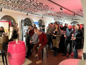 Großer Andrang beim Neujahrs-Netzwerktreffen des Wirtschaftsbundes Wörgl im UniKat in Wörgl. Foto: Wirtschaftsbund Tirol