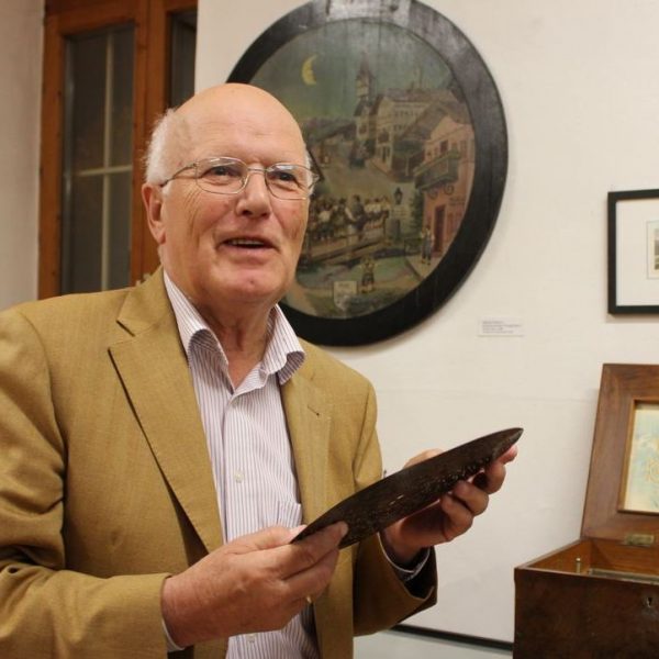 Hans Gwiggner im Wörgler Heimatmuseum 2013. Foto: Veronika Spielbichler